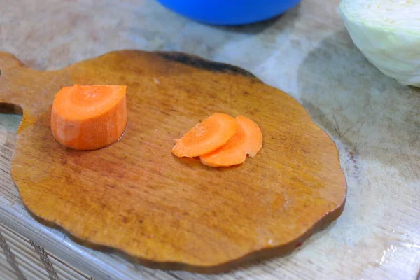 Нарізати Моркву Нарізана Морква Столі Приготування Морквяного Бекону Вегетаріанська Їжа — стокове фото