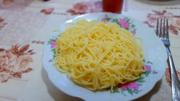 Homemade Spaghetti Spaghetti Plate Simple Kitchen Cooking Home — Stockvideo