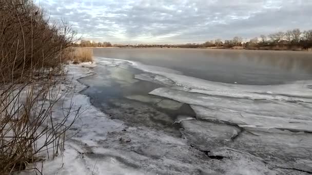 Winter Landscape Frozen River Natural Landscape River Ukrainian Landscape Ukraine — Vídeo de Stock