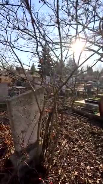 Ukrina January 2023 Old Cemetery Abandoned Graves Broken Headstones Fresh — Wideo stockowe