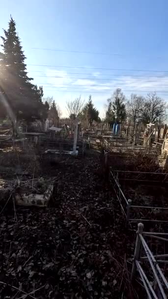 Ukrina January 2023 Old Cemetery Abandoned Graves Broken Headstones Fresh — Stok Video