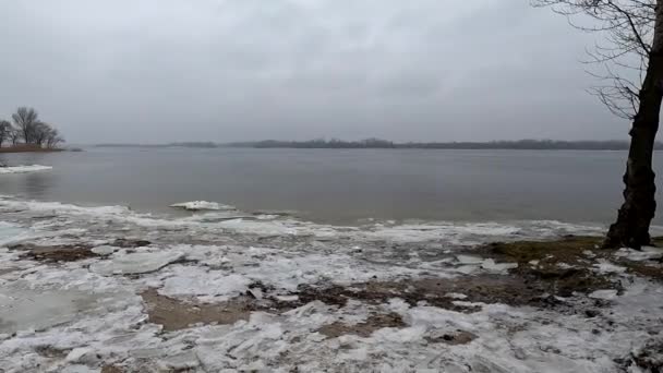Cloudy Natural Landscape Winter Landscape River Empty Beach Winter Sand — Stockvideo