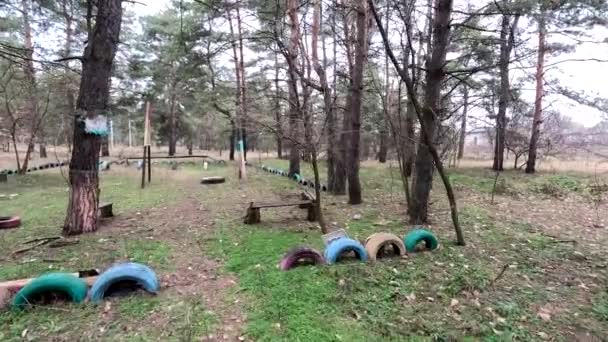 Teren Joacă Abandonat Loc Joacă Pentru Copii Pădure Locul Joacă — Videoclip de stoc