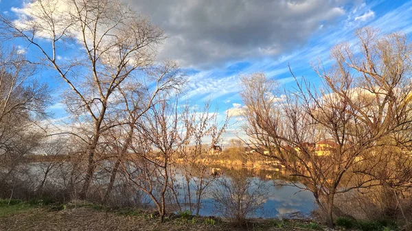 Landschaft Fluss Spiegelung Des Himmels Wasser Ufer Flüsse Natürliche Landschaft — Stockfoto