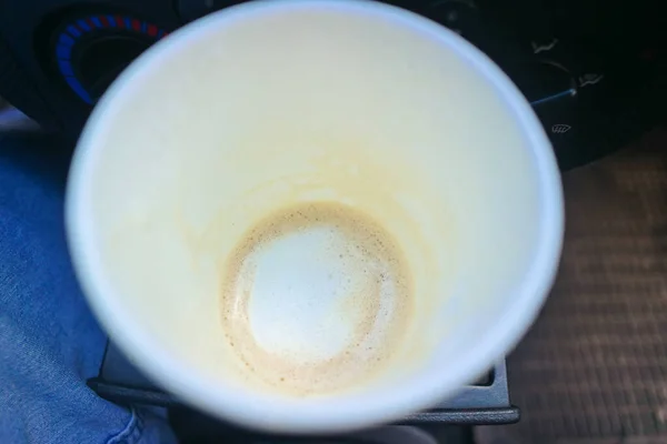 Kawa Samochodzie Cappuccino Papierowym Kubku Kawa Papierowej Filiżance Latte Samochodzie — Zdjęcie stockowe