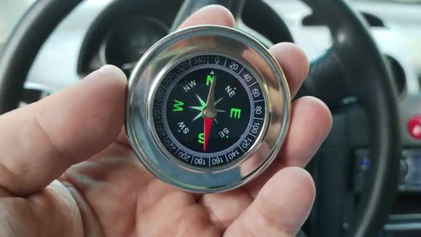 Metalowy Kompas Ręku Srebrny Antyczny Kompas Kompas Retro Orientacja Terenu — Wideo stockowe