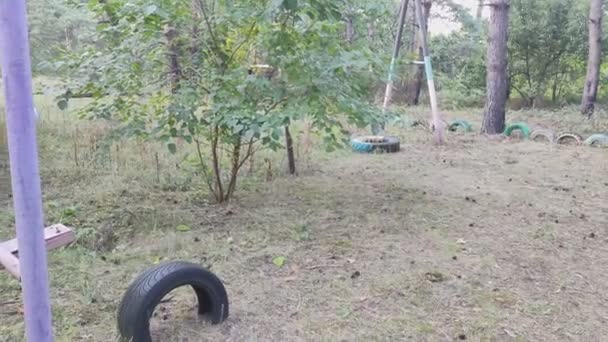 Zničené Hřiště Zničený Obchod Ukrajina Ukrajinská Válka Dětské Hřiště Zarostlé — Stock video
