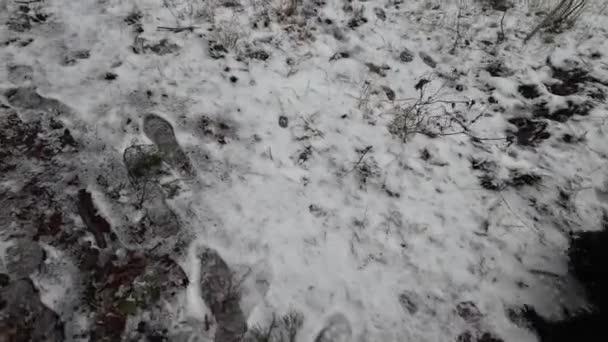 Снег Земле Следы Снегу Грязный Серый Снег Слякоть Коммунальные Службы — стоковое видео