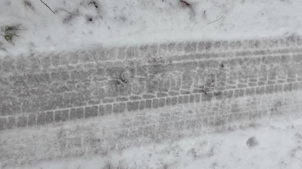 Ίχνη Από Λάστιχα Στο Χιόνι Παγωμένα Λάστιχα Στον Πάγο Παγωμένα — Αρχείο Βίντεο
