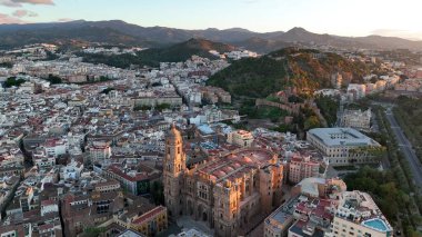 Malaga Katedrali 'nin yukarıdan görünüşü. İspanya.