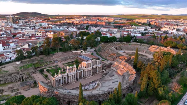 Luftaufnahme Des Alten Römischen Theaters Von Merida Spanische Kulturelle Ikone lizenzfreie Stockbilder