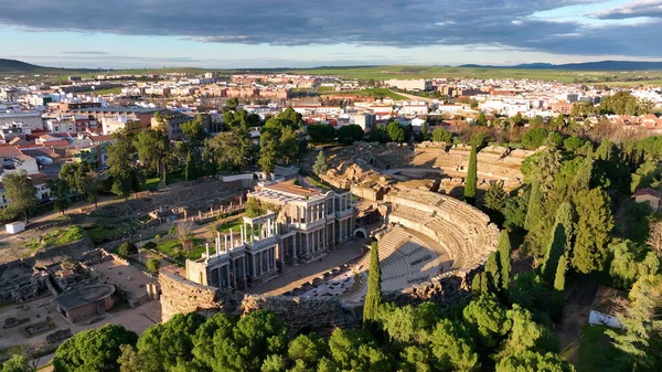 Luftaufnahme Des Alten Römischen Theaters Von Merida Spanische Kulturelle Ikone lizenzfreie Stockfotos