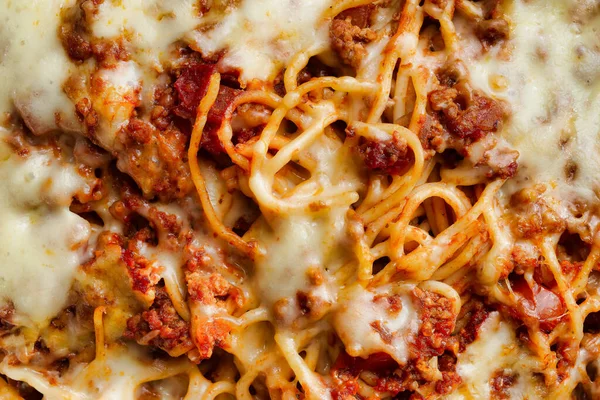 Close Tray Cheesy Baked Spaghetti Bolognese Pasta — Stock Photo, Image