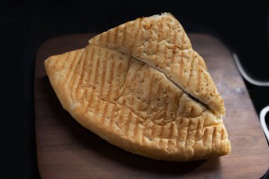 Berlinli kebap pida ekmeğine yakın.                               