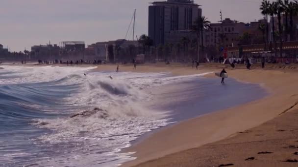 Spot Surfing Barcelona Beach High Quality Footage — Vídeo de Stock