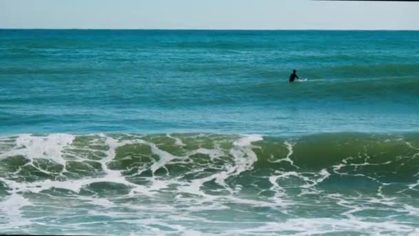 Blue Sea Surfing Big Wave High Quality Footage — Vídeos de Stock