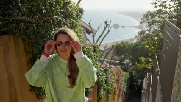Girl Looks City Beach Height High Quality Footage — Stockvideo