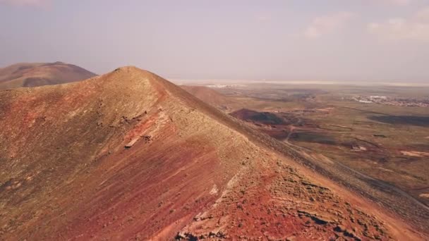 Vydejte Vzrušující Leteckou Cestu Nad Sopečným Ostrovem Fuerteventuras Kde Hornatá — Stock video