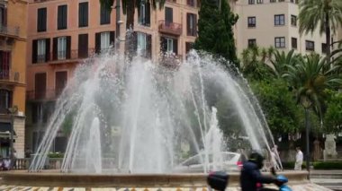 Palma de Mallorca 'nın merkezindeki çeşme. Yüksek kalite 4k görüntü