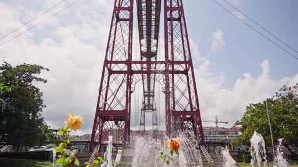 比斯开桥 从广场上看 有喷泉 高质量的4K镜头 — 图库视频影像