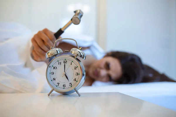 Young Woman Tries Break Alarm Clock Hammer Destroy Clock Girl — Stock Photo, Image