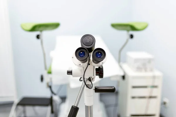 Сосредоточьтесь Оптическом Инструменте Колпоскопии Гинекологическом Кабинете Пустой Гинекологический Кабинет Современным — стоковое фото
