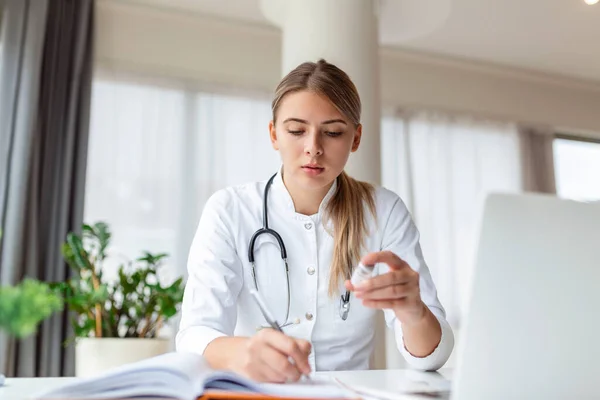 Woman Doctor Talking Online Patient Making Video Call Looking Camera — Stock Photo, Image