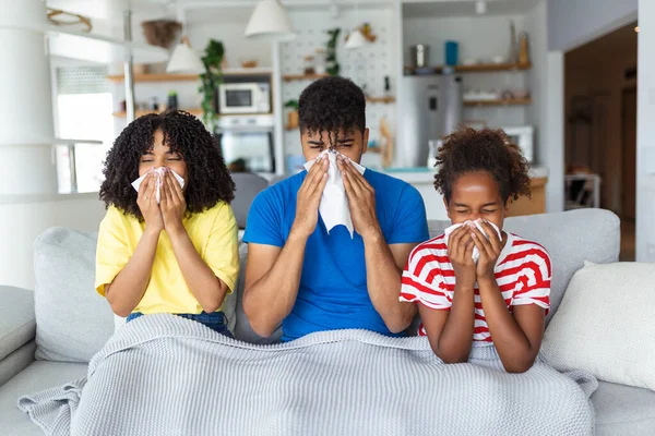 Beautiful Young Parents Daughter Having Common Cold Wiping Noses While — Stock Photo, Image