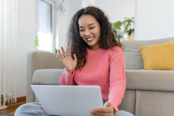 Asian Woman Waving Laptop Talking Her Friends Video Call Girl — Stock Photo, Image
