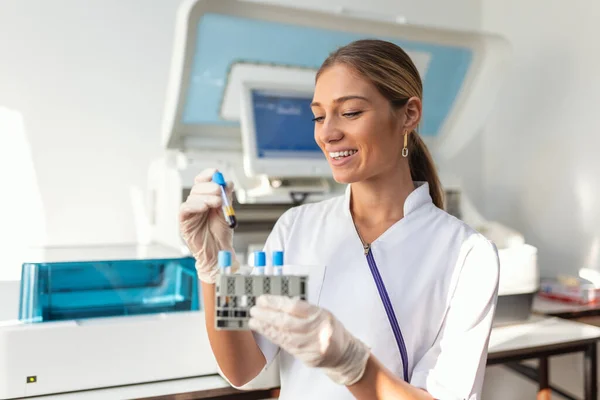 Laboratory Assistant Putting Test Tubes Holder Scientist Doctor Looking Blood — Stock fotografie