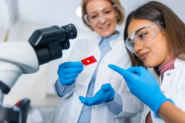 Scientist Lab Doing Research Using Lab Machines Slides Microscope Every — Stock Photo, Image