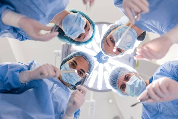 Surgeons Standing Patient Surgery Multi Ethnic Healthcare Workers Performing Surgery — Foto Stock
