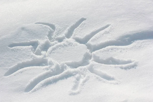 Dibujo Del Sol Sobre Nieve Blanca —  Fotos de Stock