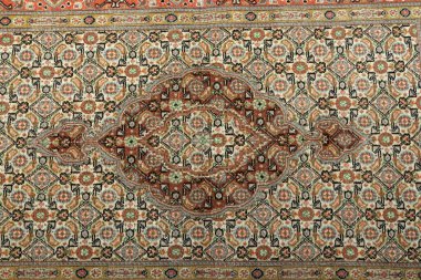 Dokuma halıların desenleri ve renkleri