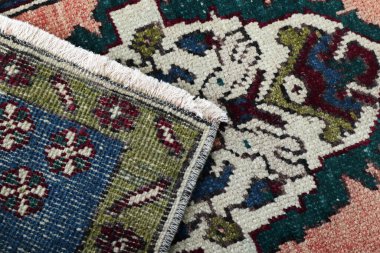 Dokuma halıların desenleri ve renkleri