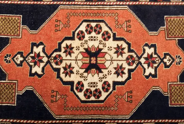 Dokuma halıların desenleri ve renkleri