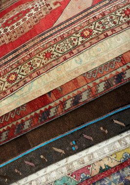 Dokuma halıların desenleri ve renkleri