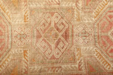 Dokuma halıların desenleri ve renkleri