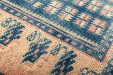 Dokuma halıların desenleri ve renkleri