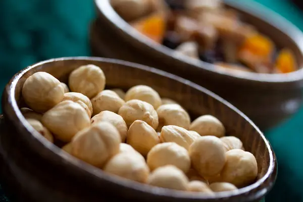 Roasted Fresh Hazelnuts Bamboo Plate — Stock Photo, Image