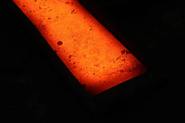 溶融金属を注ぐ 金属業界の仕事 — ストック写真
