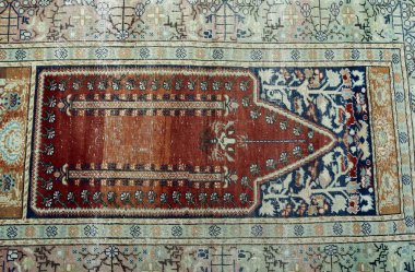 Dokuma halıların desenleri ve renkleri