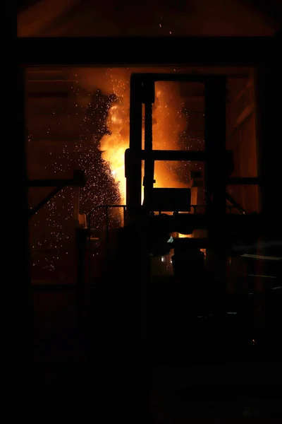 金属産業の仕事 ファウンドリ工場 — ストック写真
