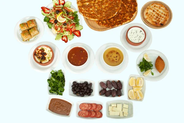 传统的土耳其菜 各种菜肴 汤和小吃 — 图库照片