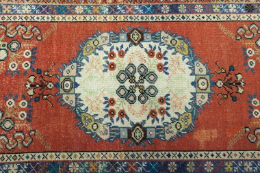 Dokuma halıların desenleri ve renkleri