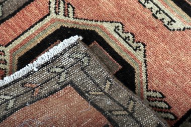 Dokuma halıların desenleri ve renkleri