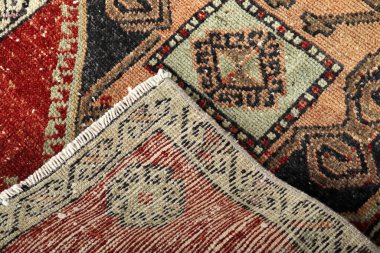 Dokuma halıların desenleri ve renkleri