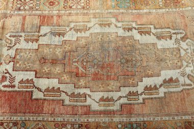 Dokuma halıların desenleri ve renkleri