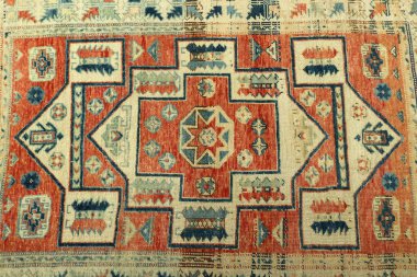 Dokuma halıların desenleri ve renkleri