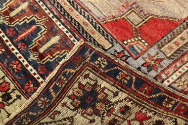 Dokuma halıların desenleri ve renkleri